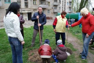 У Дніпродзержинську стартувала кампанія з озеленення